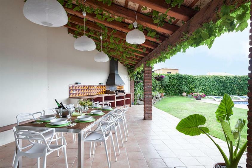 Villa Garriguella Bagian luar foto